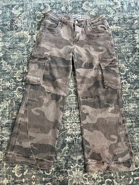 Distressme Wide-Leg Cargo Pants in Brown Camouflage
